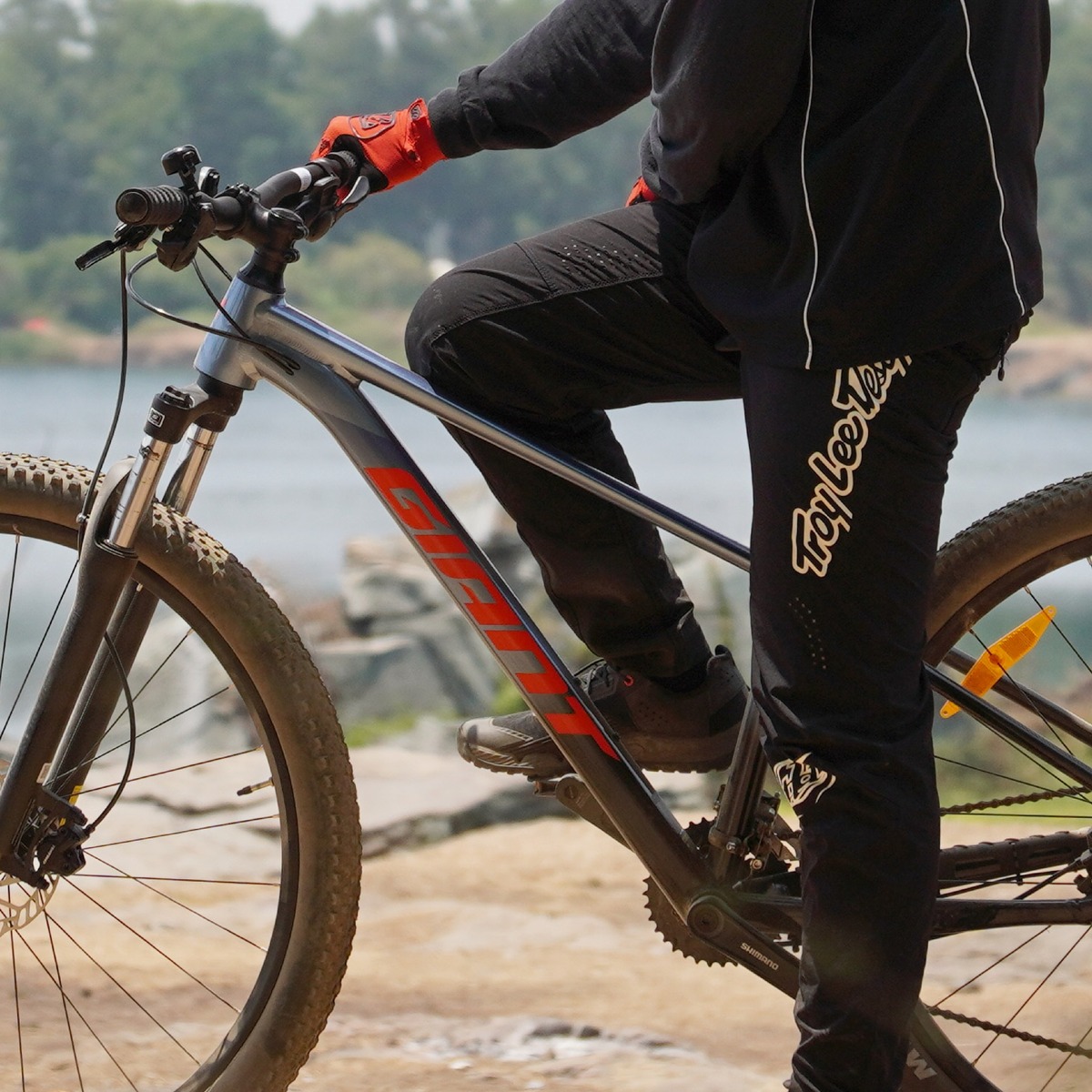 cách đạp xe đúng tư thế